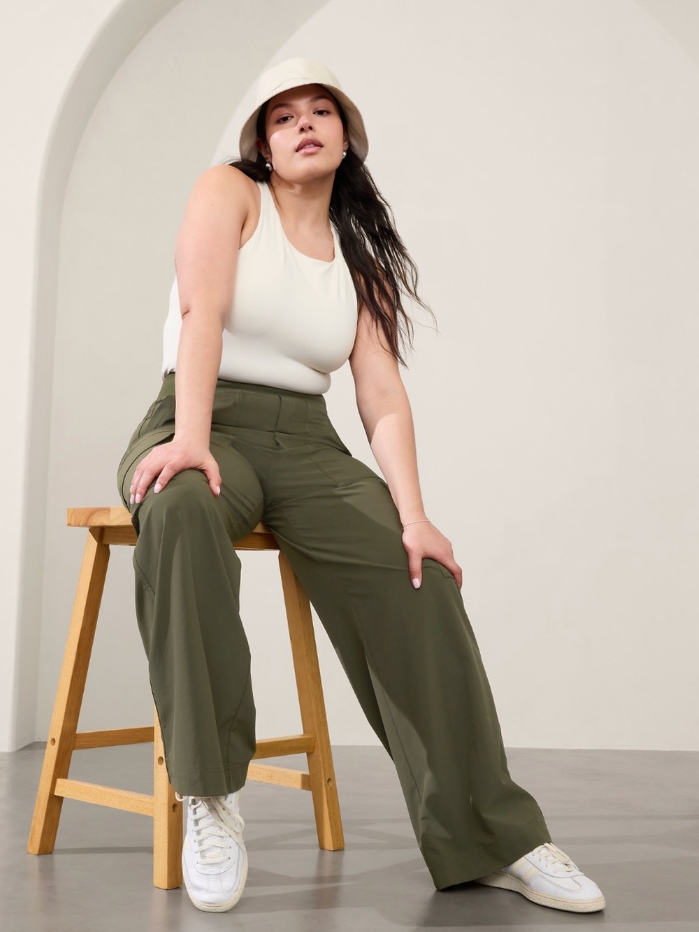 NWOT ATHLETA ‘Brooklyn Heights High-Rise Cargo Pants' in Aspen Olive